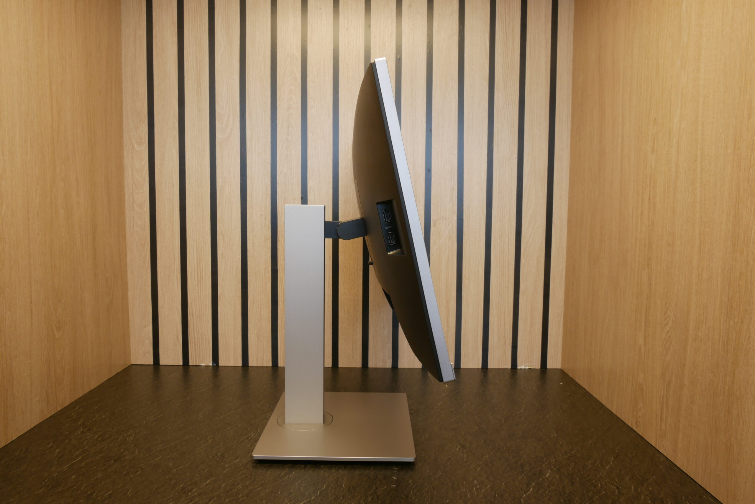 HP EliteDisplay E233m (Refurbished) - Afbeelding 2